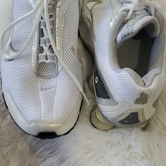 Vtg Nike Shox  Women's White and Gold  Athletic Shoes Size 10 - Picture 12 of 16